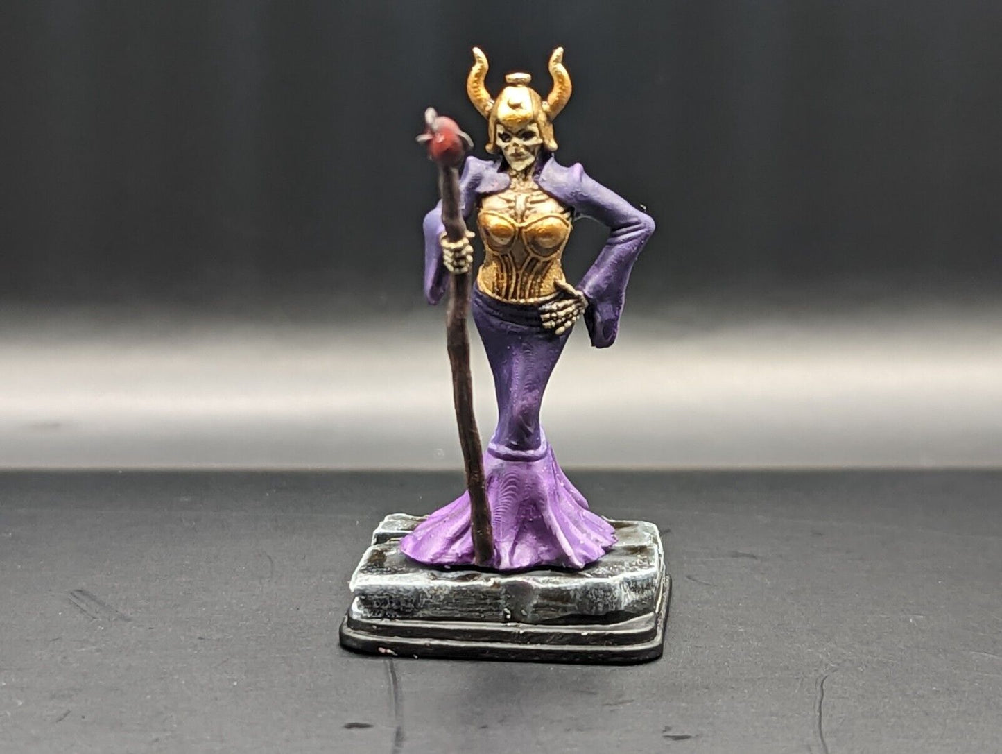 Kessandria the Witch Queen - Heroquest inspired miniature - 28/30/32mm